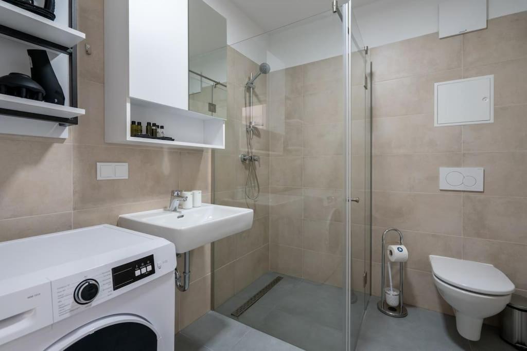 Sunny 1Br Home With Balcony By Hm Vienna Exterior photo